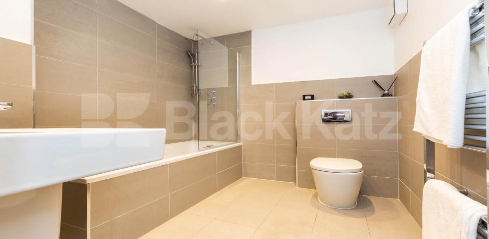 			WAREHOUSE CONVERSION , 1 Bedroom, 1 bath, 1 reception Apartment			 Dove Road, CANONBURY-ISLINGTON